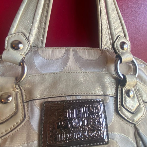 Gold🤩Coach Poppy Signature Gorgeous Gold leather/canvas Lurex Highlight Bag NWOT - Picture 5 of 17